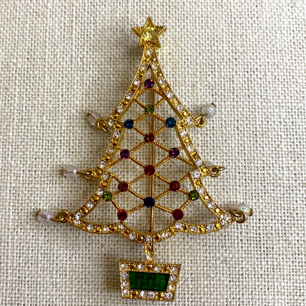 2005 pin Brooch Christmas